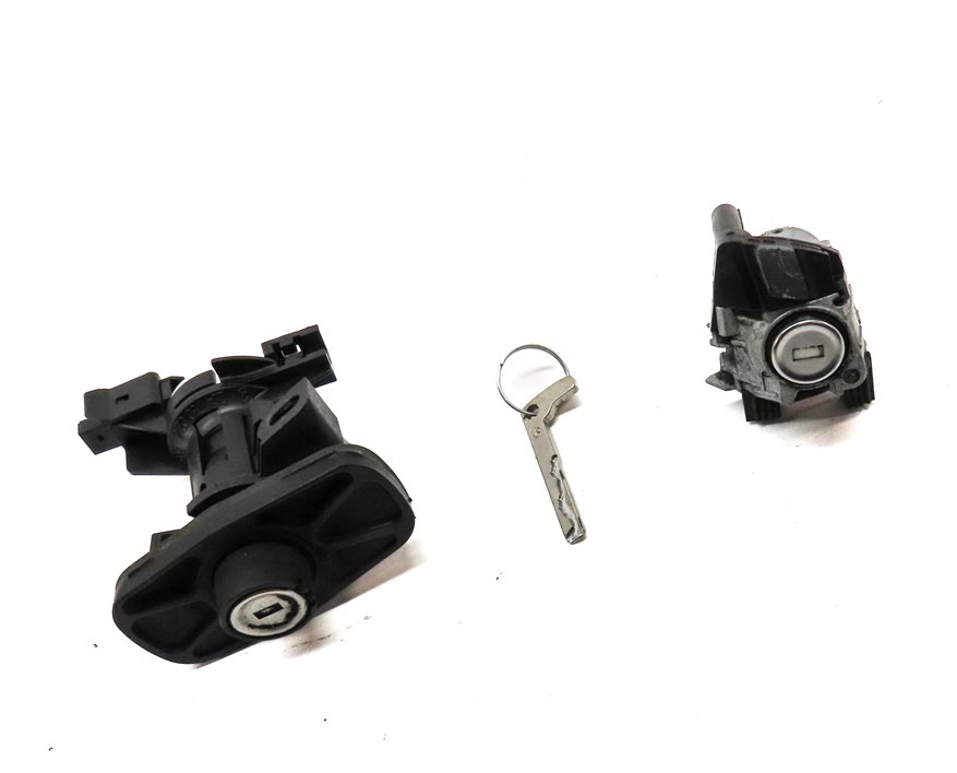 Thumbnail 3: 2012 MERCEDES C300 (W204) FRONT LEFT DRIVER REAR TRUNK LOCK CYLINDER & KEY SET