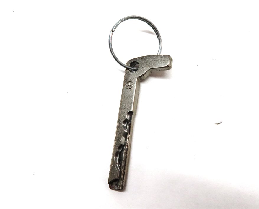 Thumbnail 9: 2012 MERCEDES C300 (W204) FRONT LEFT DRIVER REAR TRUNK LOCK CYLINDER & KEY SET