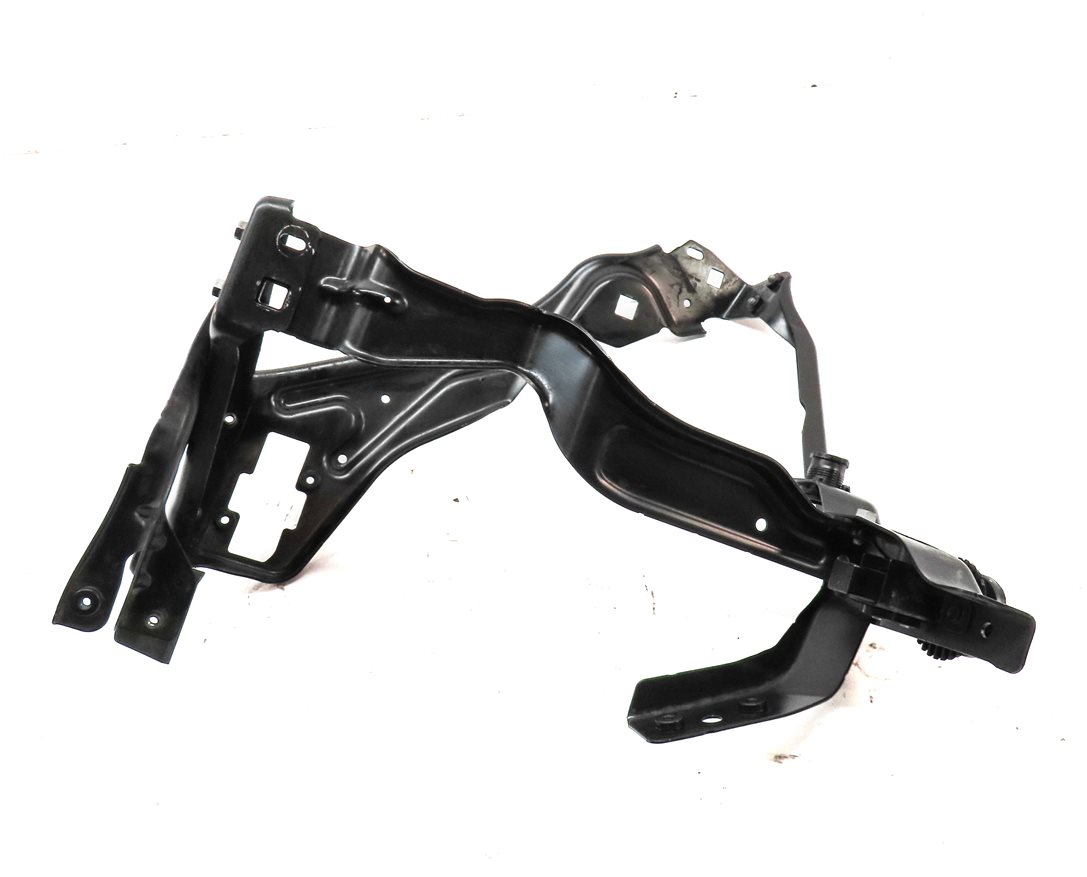 Thumbnail 4: 2012 MERCEDES C300 W204 FRONT RIGHT PASSENGER HEADLIGHT HEAD LIGHT MOUNT BRACKET