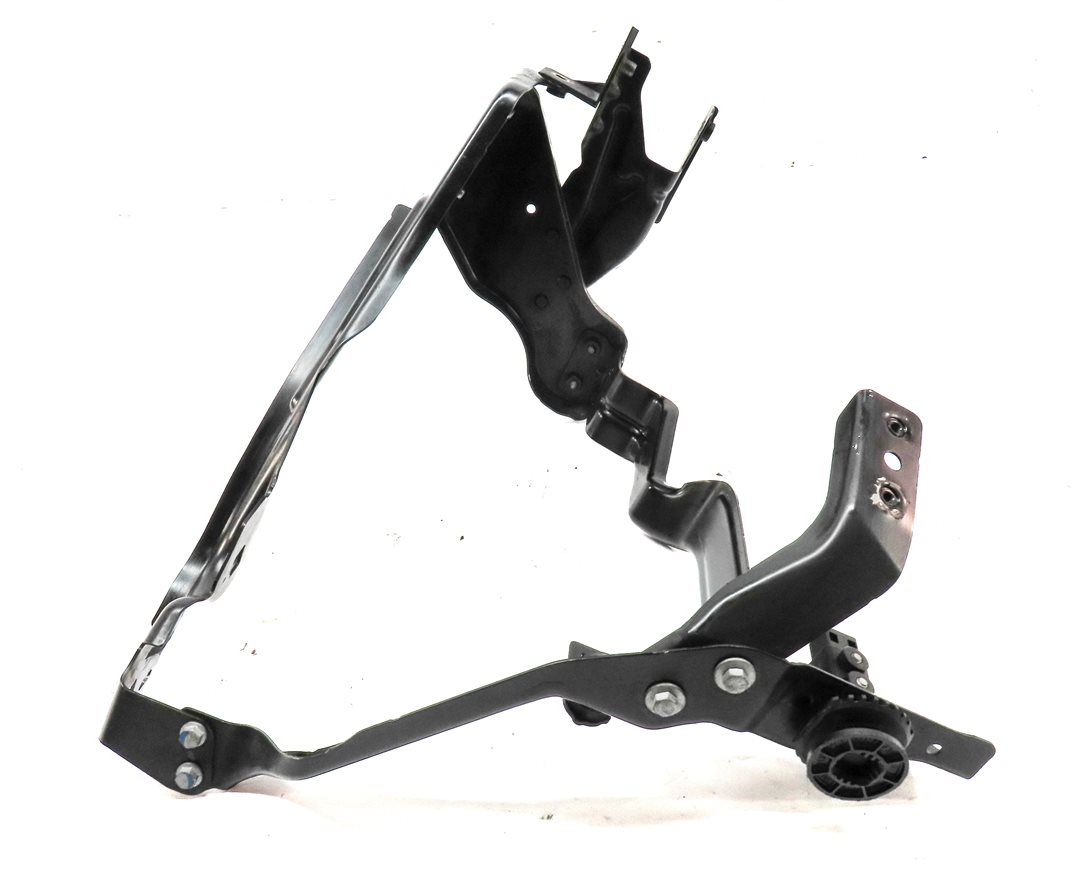 Thumbnail 5: 2012 MERCEDES C300 W204 FRONT RIGHT PASSENGER HEADLIGHT HEAD LIGHT MOUNT BRACKET