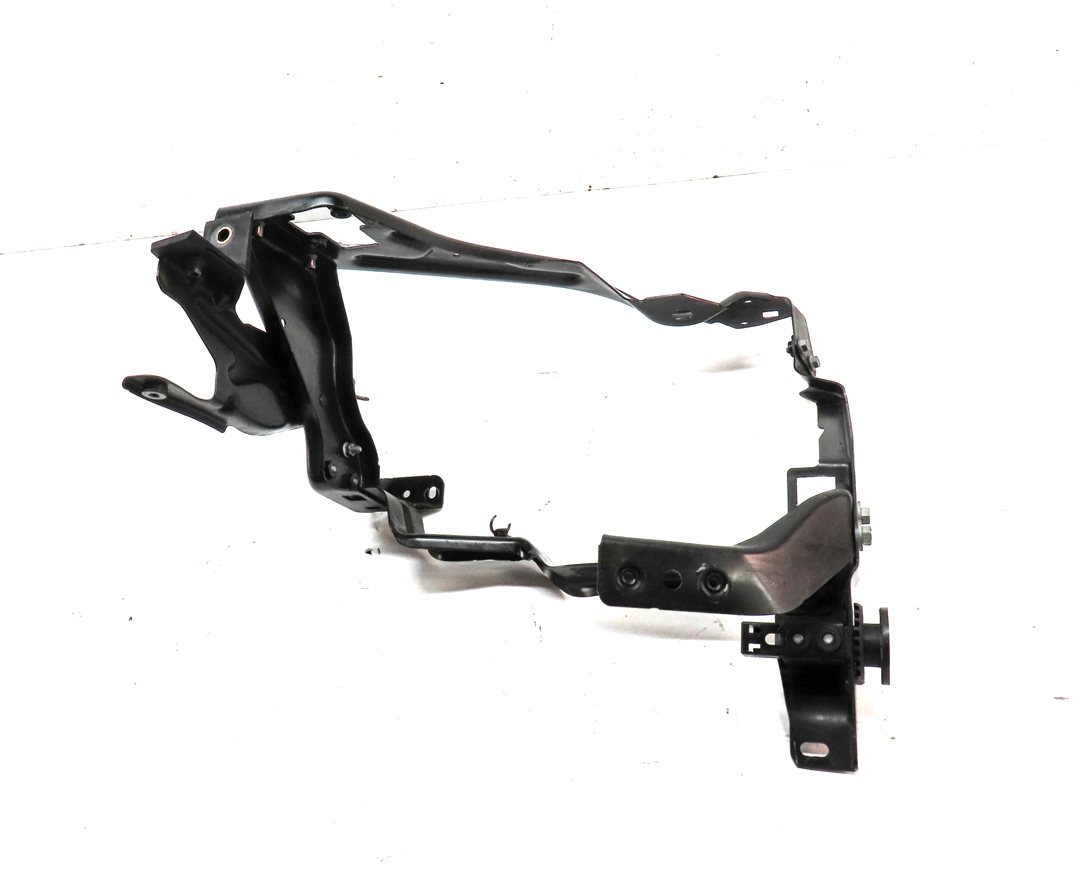 Thumbnail 2: 2012 MERCEDES C300 W204 FRONT LEFT DRIVER HEADLIGHT HEAD LIGHT MOUNT BRACKET