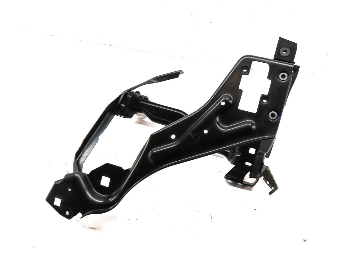 Thumbnail 5: 2012 MERCEDES C300 W204 FRONT LEFT DRIVER HEADLIGHT HEAD LIGHT MOUNT BRACKET
