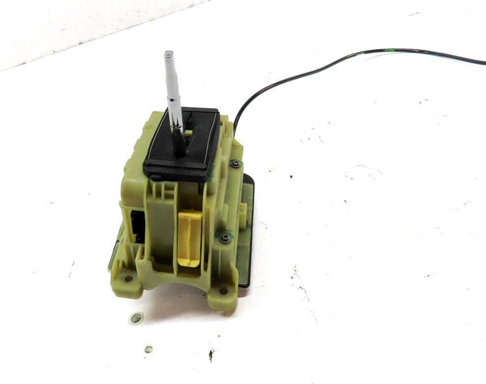 Thumbnail 4: 2012 MERCEDES C300 (W204) AUTO AUTOMATIC SHIFTER SHIFT ASSEMBLY w/ CABLE