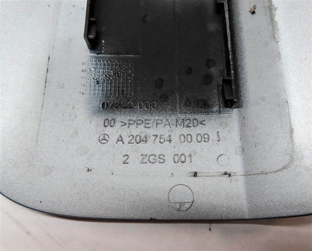Thumbnail 6: 2008-2014 MERCEDES C250 C300 C350 C63 (W204) FUEL TANK DOOR TRIM COVER (Silver)