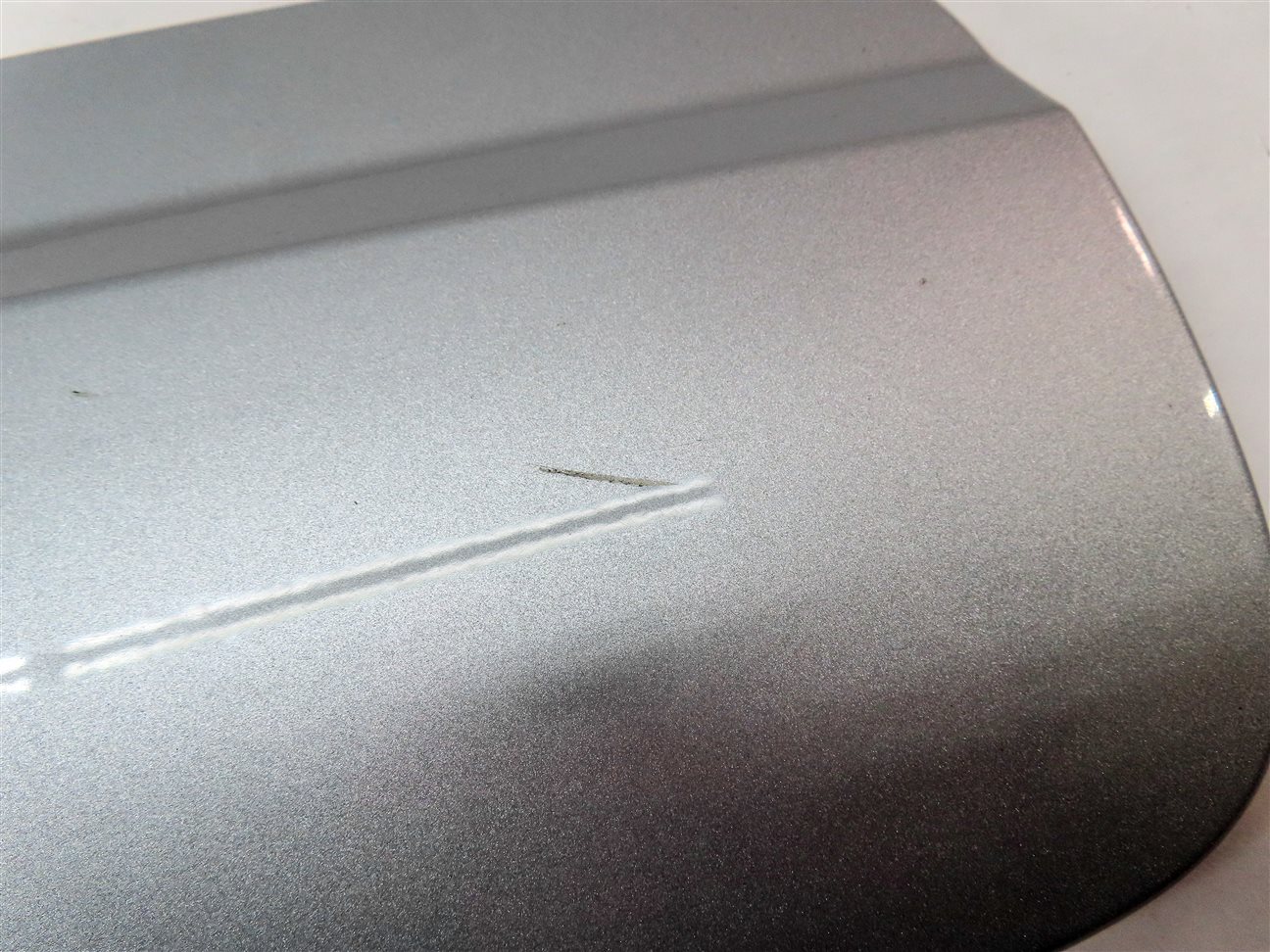 Thumbnail 7: 2008-2014 MERCEDES C250 C300 C350 C63 (W204) FUEL TANK DOOR TRIM COVER (Silver)
