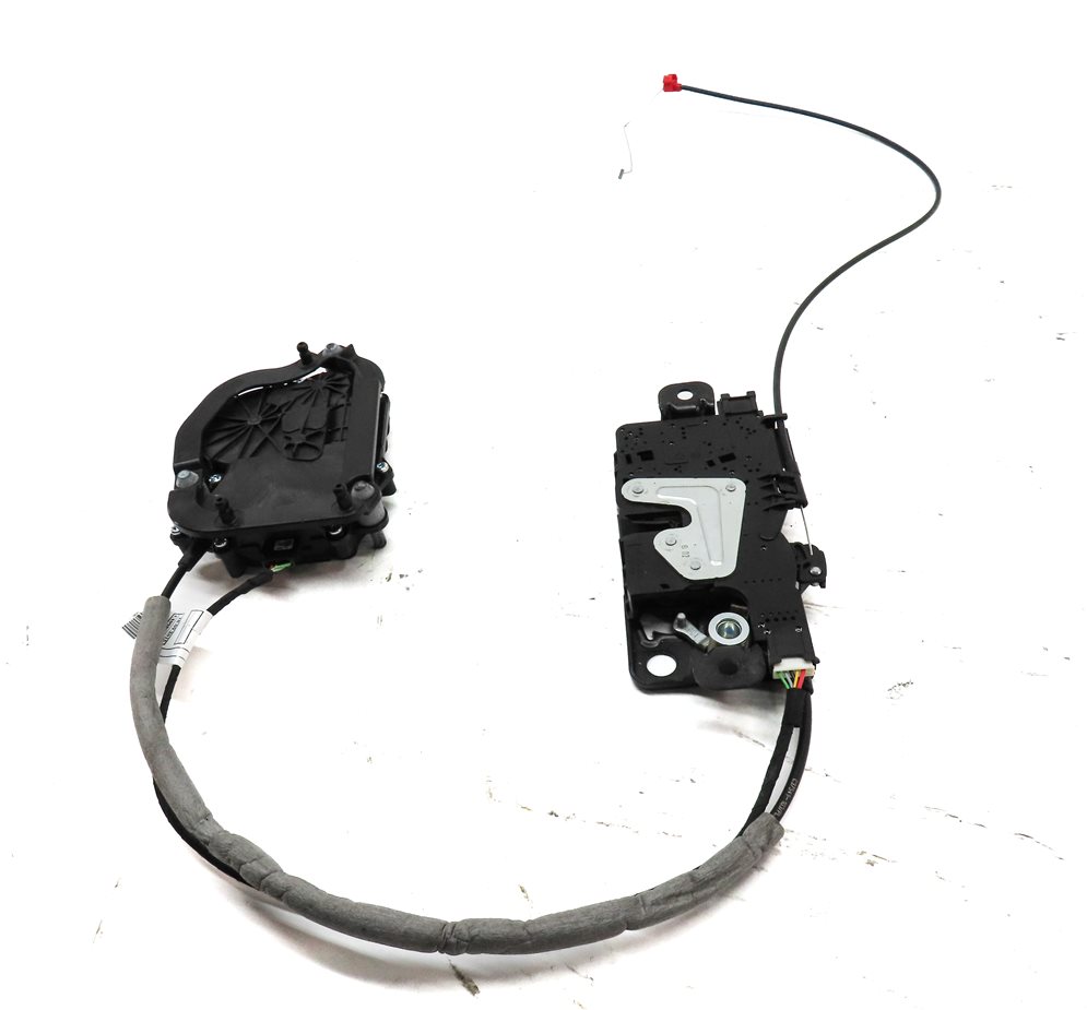 Thumbnail 2: 2016 BMW 750i (G11) REAR TRUNK STRIKER PLATE LOCK LATCH w/ ACTUATOR MOTOR