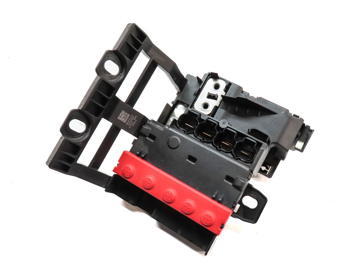 2016 BMW 750i (G11) REAR POSITIVE BATTERY TERMINAL JUNCTION BOX