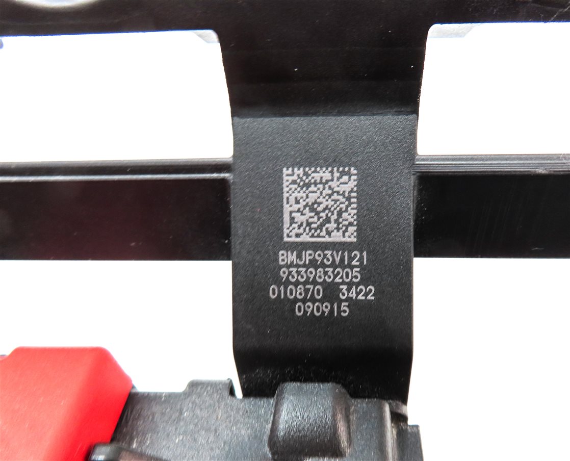 Thumbnail 8: 2016 BMW 750i (G11) REAR POSITIVE BATTERY TERMINAL JUNCTION BOX
