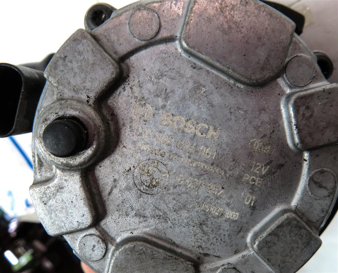 Thumbnail 6: 16-19 BMW 5 M5 6GT 7 (G11) 4.4L (N63R) ENGINE AUXILIARY INTERCOOLER WATER PUMP