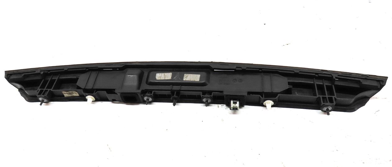 Thumbnail 5: 2016 BMW 750i (G11) REAR TRUNK LICENSE PLATE LIGHT TRIM PANEL w/ HANDLE