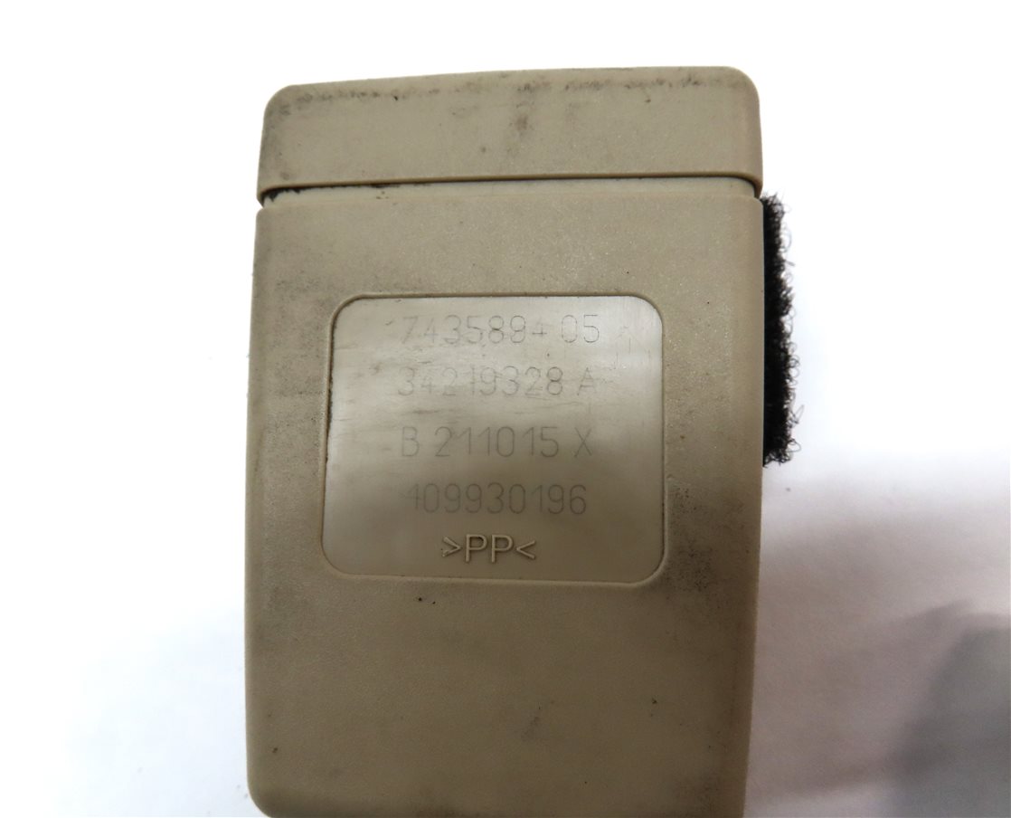 Thumbnail 5: 16-21 BMW 5 M5 6GT 7 G30 F90 G32 G11 FRONT LEFT SEATBELT BUCKLE RECEIVER (Beige)