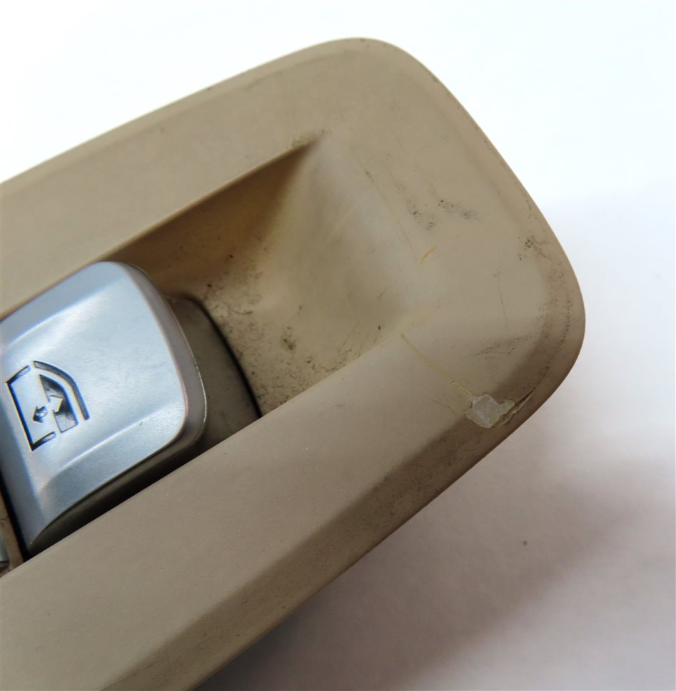 Thumbnail 8: 2016 BMW 750i G11 REAR LEFT DOOR SUN SHADE WINDOW BUTTON SWITCH w/ TRIM (Beige)