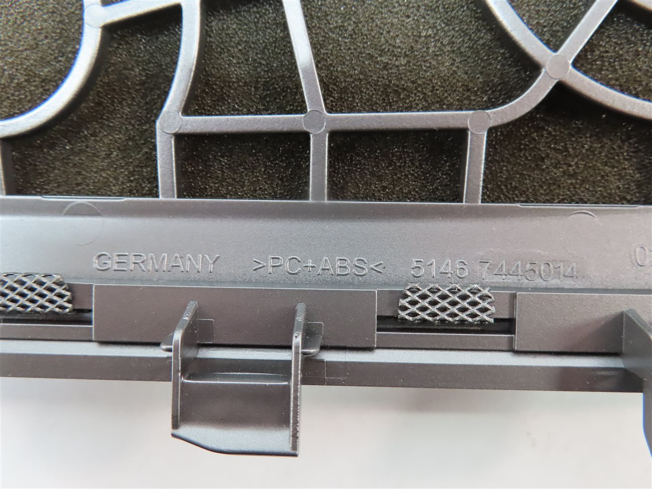 Thumbnail 3: 2016 BMW 750i (G11) STEREO RADIO HARMAN KARDON SPEAKER GRILLE COVER SET 5