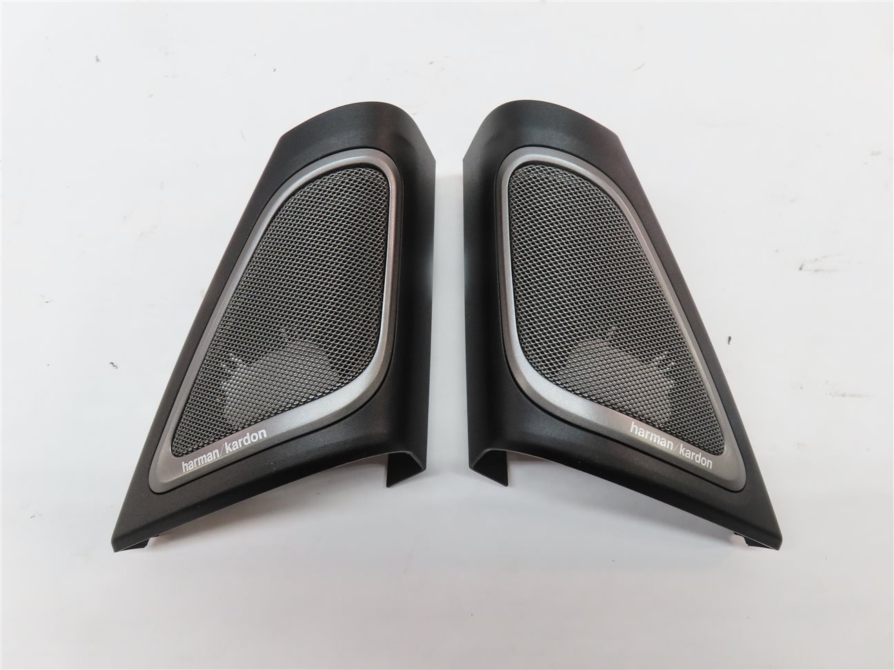 Thumbnail 5: 2016 BMW 750i (G11) STEREO RADIO HARMAN KARDON SPEAKER GRILLE COVER SET 5