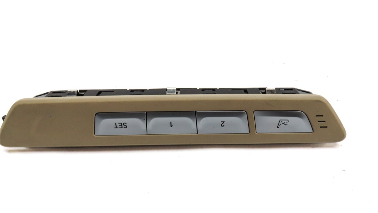 Thumbnail 4: 2016 BMW 750i (G11) REAR RIGHT PASSENGER SEAT MEMORY SWITCH BUTTON PANEL (BEIGE)