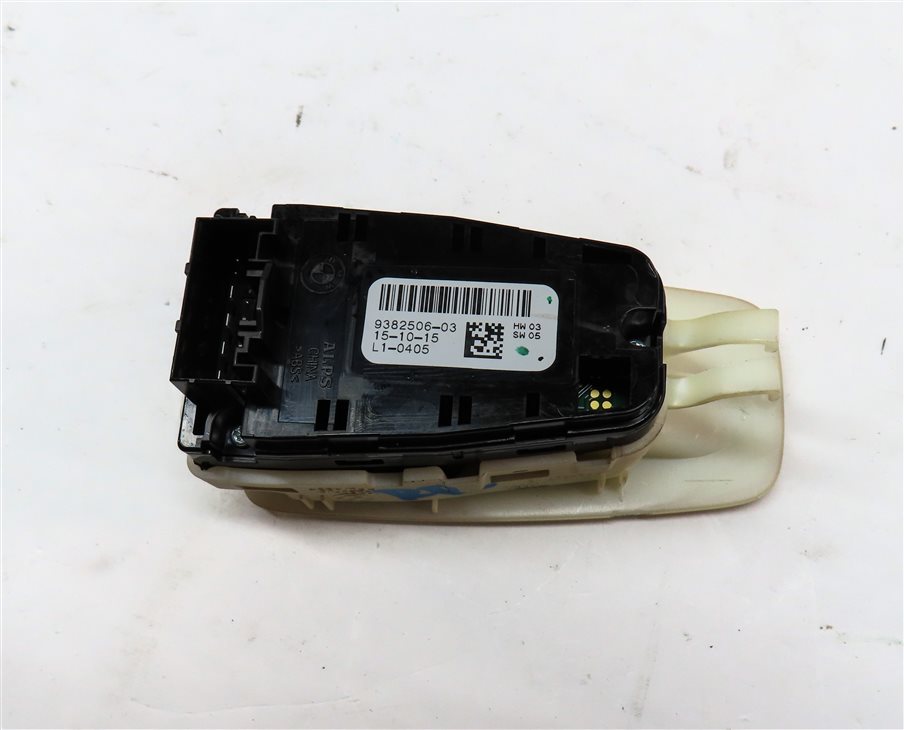 Thumbnail 5: 2016 BMW 750i (G11) REAR RIGHT DOOR SUNSHADE SUN SHADE WINDOW SWITCH (BEIGE)