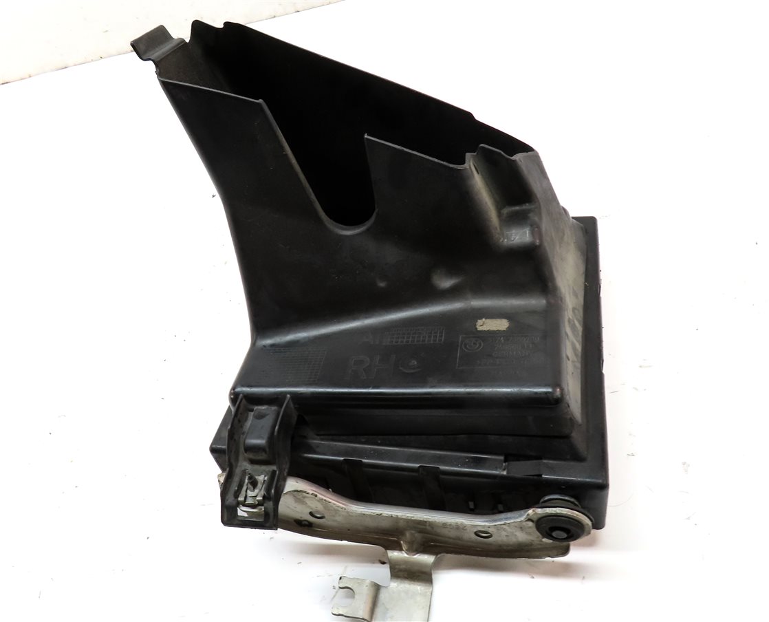 Thumbnail 5: 16-20 BMW 5 6GT 7 8 (G11 G14 G15 G30 G32) FRONT RIGHT AUXILIARY RADIATOR w/ DUCT