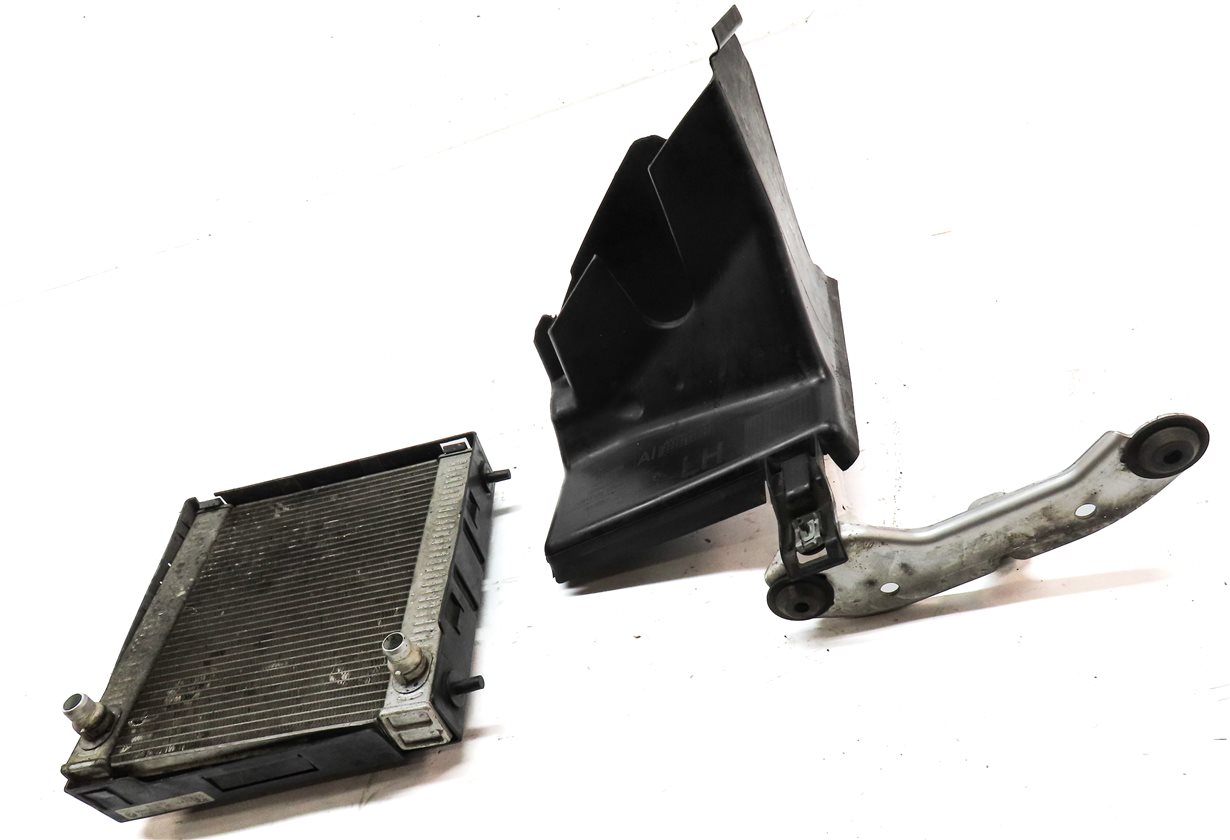 Thumbnail 2: 16-20 BMW 5 6GT 7 8 (G11 G14 G15 G30 G32) FRONT LEFT AUXILIARY RADIATOR w/ DUCT