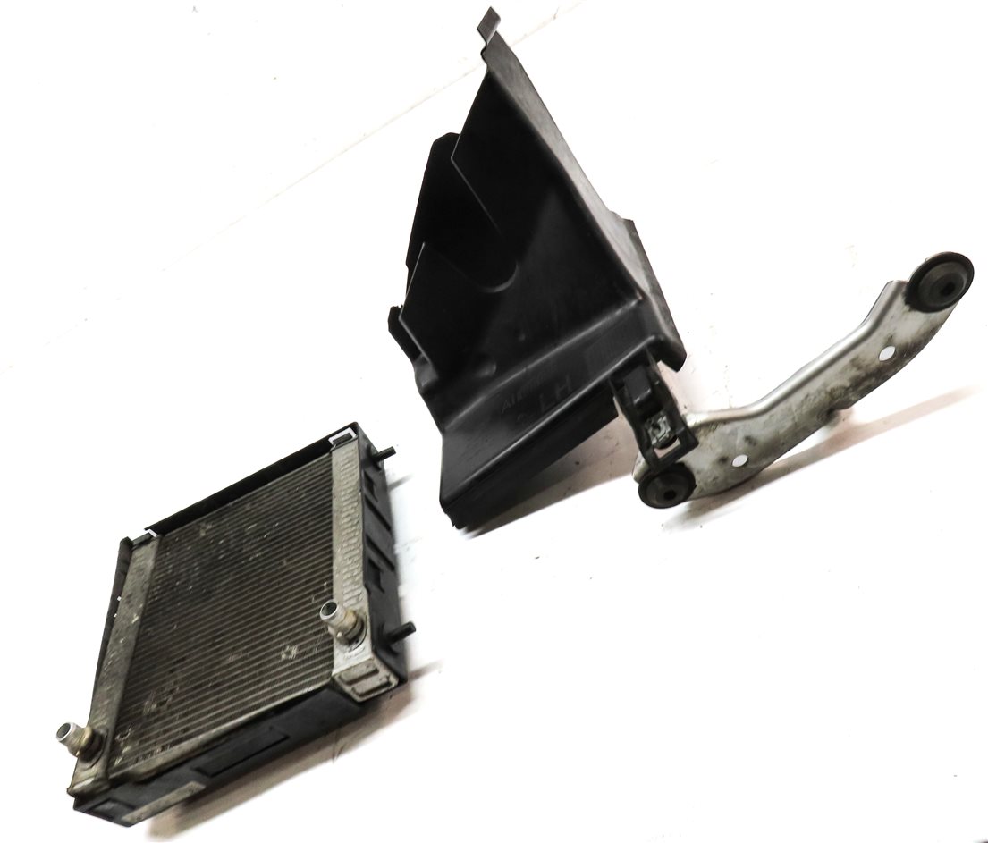 Thumbnail 3: 16-20 BMW 5 6GT 7 8 (G11 G14 G15 G30 G32) FRONT LEFT AUXILIARY RADIATOR w/ DUCT