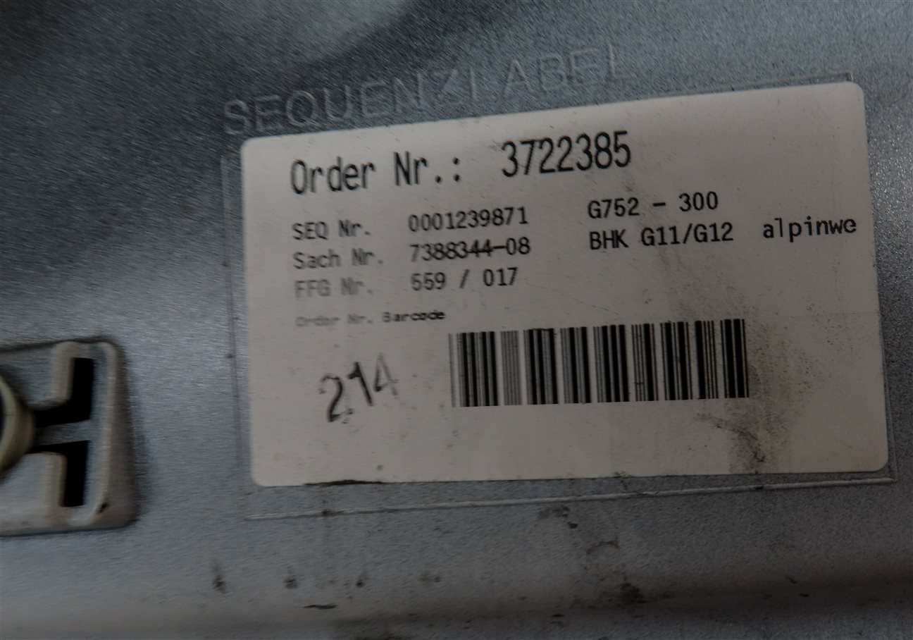Thumbnail 9: 2016 BMW 750i (G11) LOWER TRUNK LID TRIM PANEL (White)