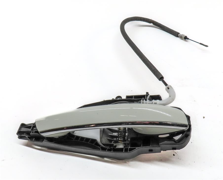 Thumbnail 2: 2016-2019 BMW 7 SERIES (G11) REAR RIGHT PASSENGER EXTERIOR DOOR HANDLE (White)
