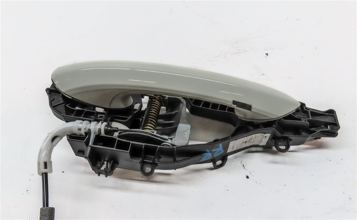 Thumbnail 4: 2016-2019 BMW 7 SERIES (G11) REAR RIGHT PASSENGER EXTERIOR DOOR HANDLE (White)
