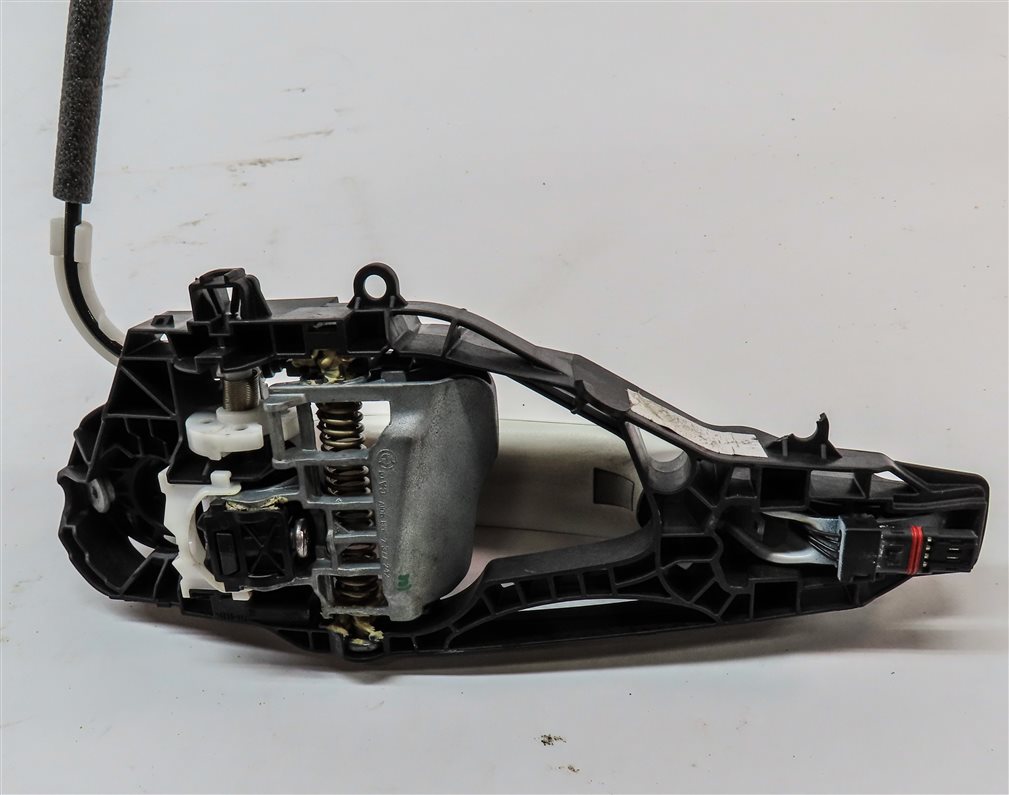 Thumbnail 5: 2016-2019 BMW 7 SERIES (G11) FRONT RIGHT PASSENGER EXTERIOR DOOR HANDLE (White)