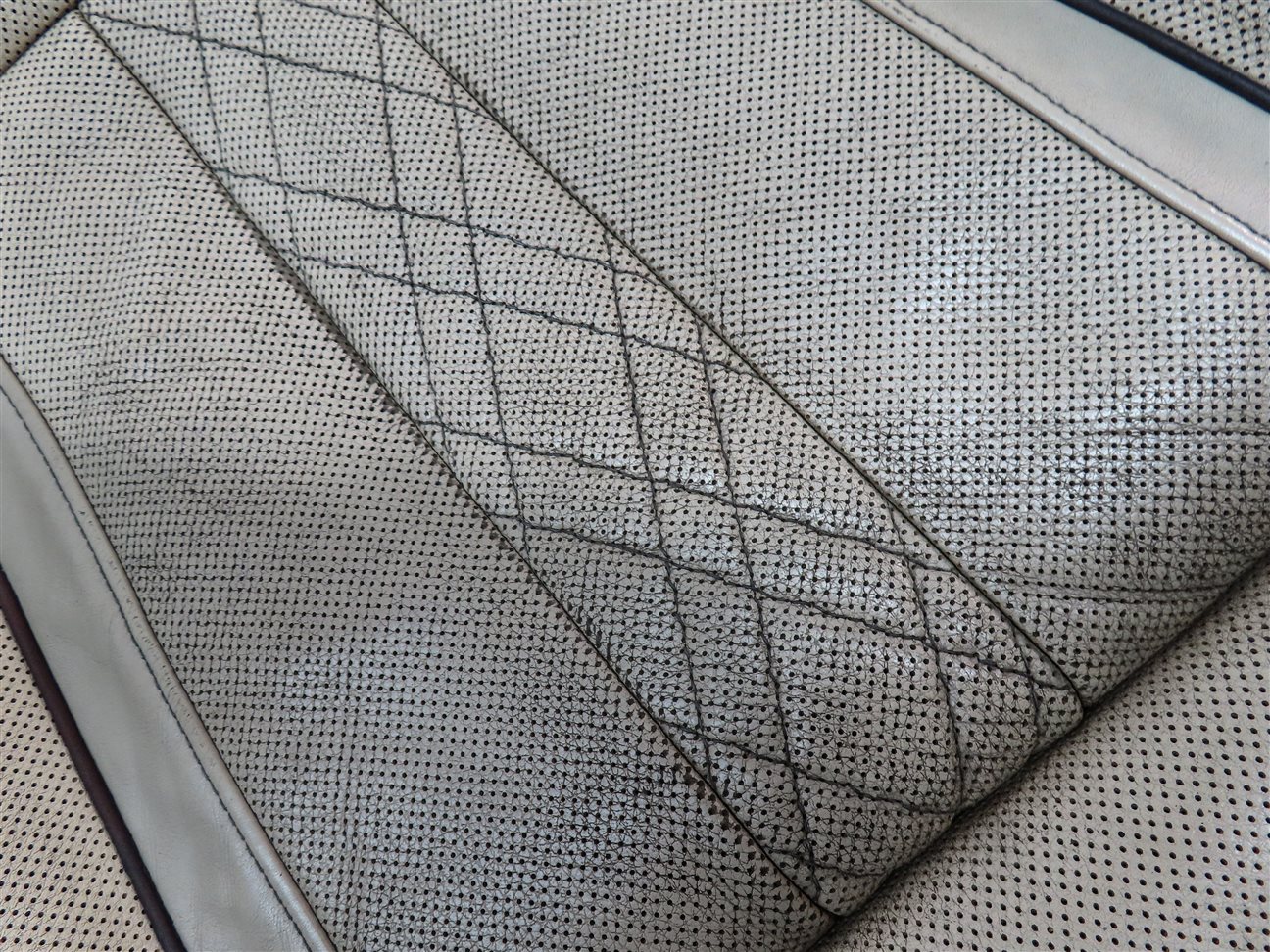 Thumbnail 9: 2016 BMW 750i (G11) FRONT LEFT LOWER HEATED COOLED COMFORT SEAT CUSHION (BEIGE)