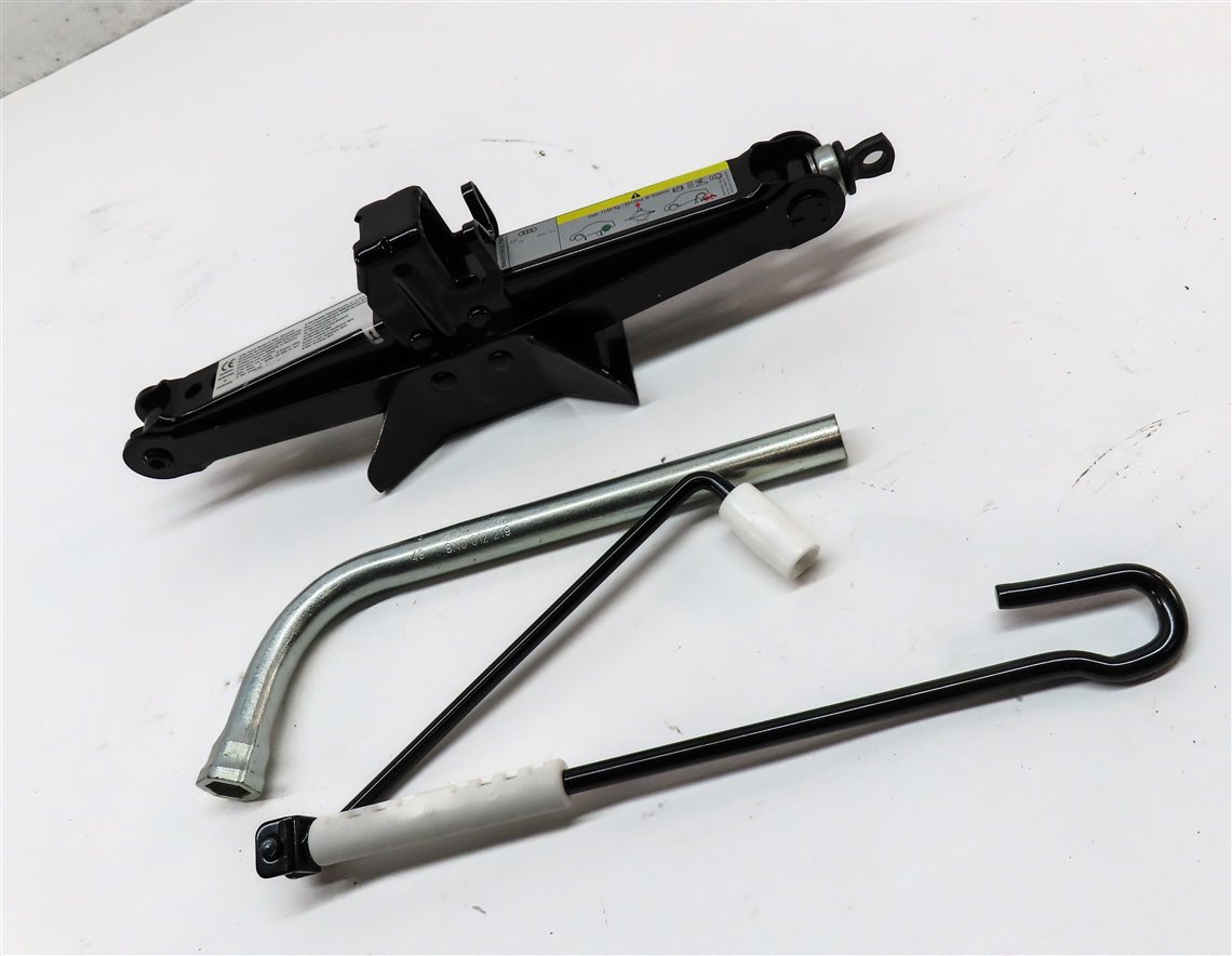 Thumbnail 3: 2015-2018 AUDI Q3 (8U) EMERGENCY SPARE TIRE JACK CAR LIFT JACK TOOL CRANK HANDLE