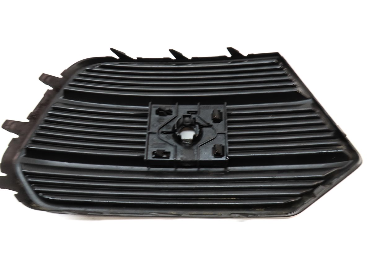 Thumbnail 5: 2016-2018 AUDI Q3 (8U) FRONT LEFT DRIVER LOWER BUMPER GRILLE TRIM