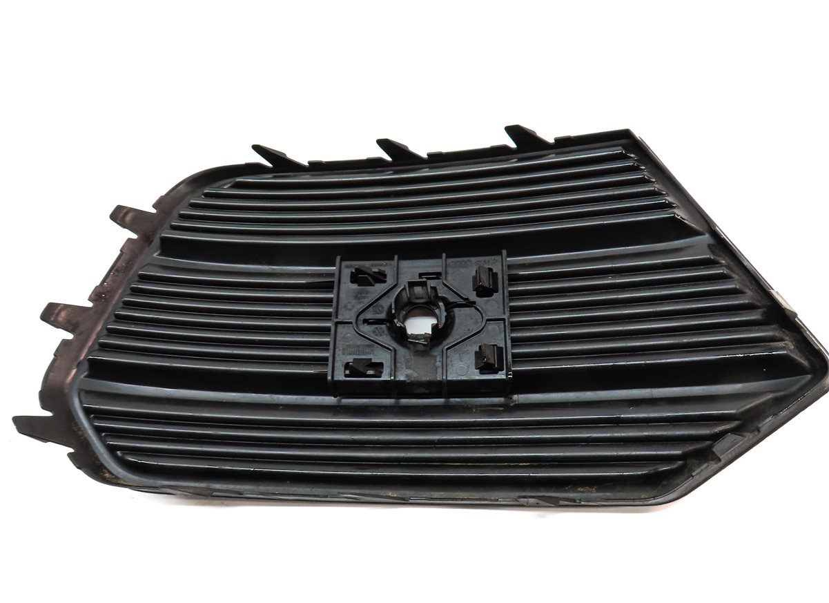 Thumbnail 6: 2016-2018 AUDI Q3 (8U) FRONT LEFT DRIVER LOWER BUMPER GRILLE TRIM