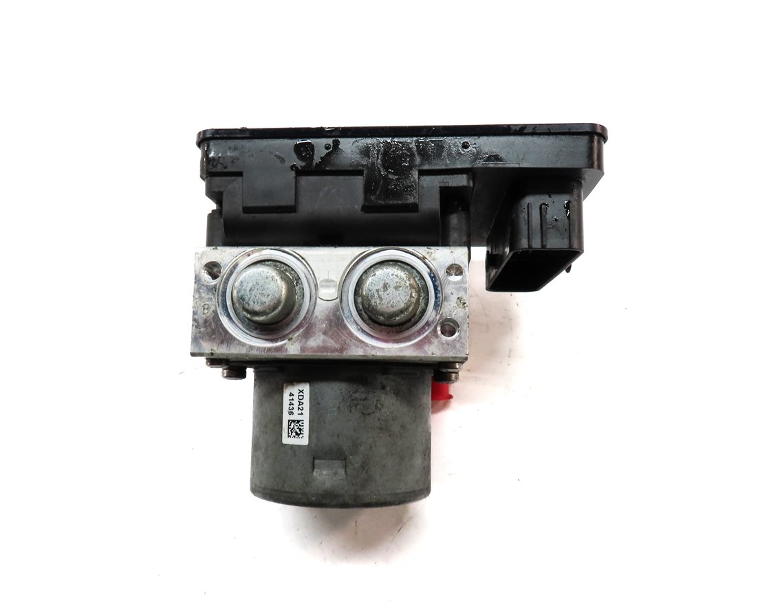 Thumbnail 4: 2015-2016 AUDI Q3 (8U) ABS ANTI LOCK BRAKE PUMP w/ MODULE