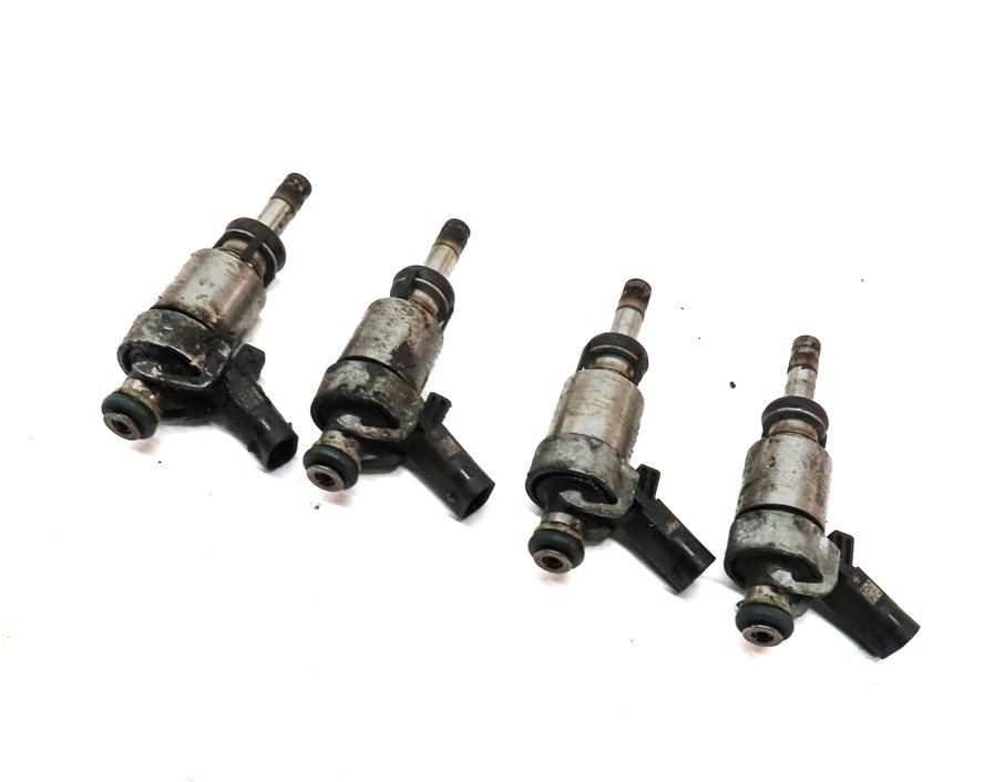 08-17 AUDI A3 A4 A5 A6 Q5 TT (8P B8 8K 8T 8R MK2 C7) 2.0L FSI FUEL INJECTOR SET4