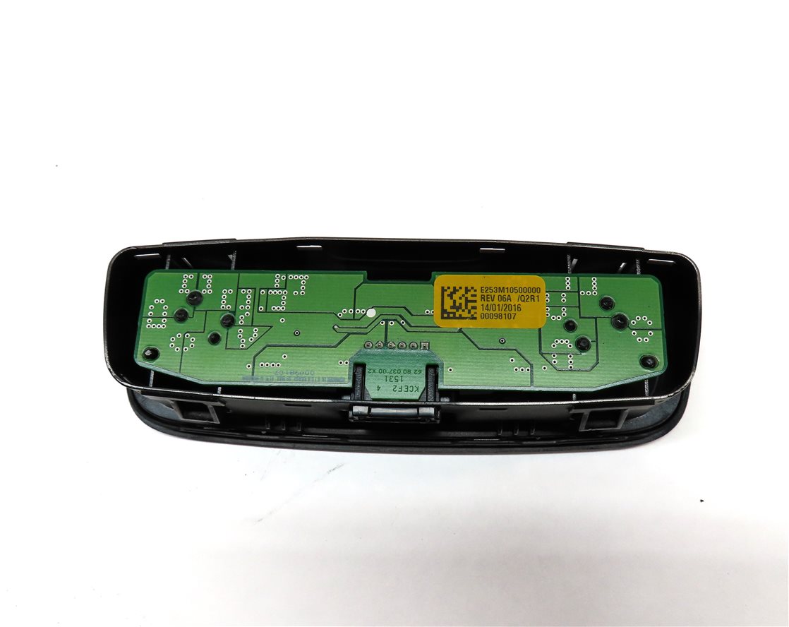 Thumbnail 5: 2016 AUDI Q3 (8U) REAR OVERHEAD DOMELIGHT DOME LIGHT READING LAMP (BLACK)