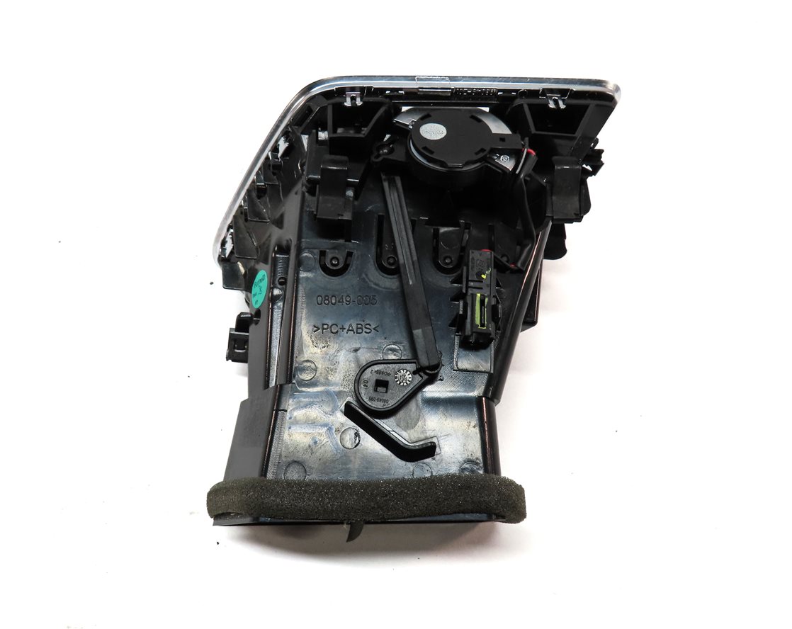 Thumbnail 5: 2016 AUDI Q3 (8U) FRONT RIGHT PASSENGER HVAC A/C HEATER AIR VENT (BLACK)
