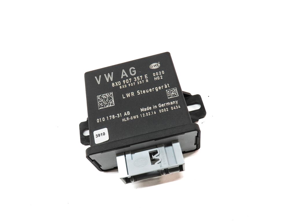 Thumbnail 3: 2016 AUDI Q3 (8U) HEADLIGHT HEAD LIGHT RANGE CONTROL MODULE