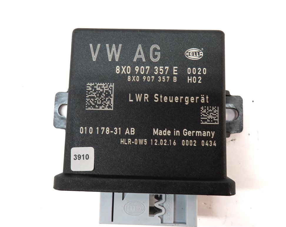 Thumbnail 4: 2016 AUDI Q3 (8U) HEADLIGHT HEAD LIGHT RANGE CONTROL MODULE