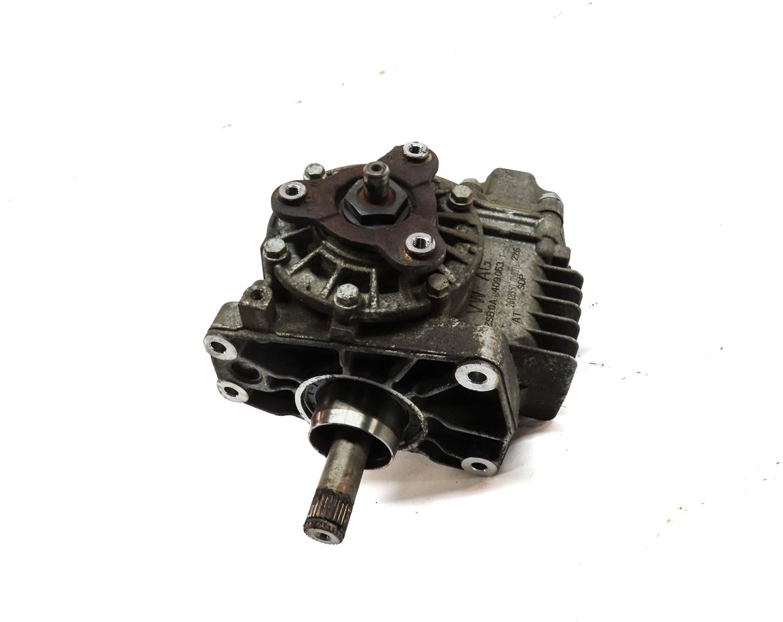 Thumbnail 2: 2009-2018 VW TIGUAN CC AUDI Q3 (8U) 2.0L AWD FRONT TRANSFER CASE ANGLE GEAR