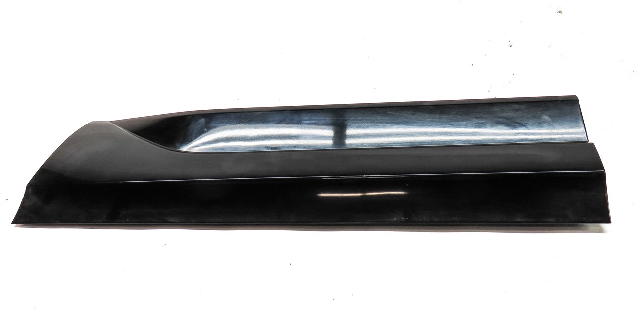 Thumbnail 2: 16-18 AUDI Q3 8U REAR LEFT LOWER DOOR TRIM MOULDING (Black)