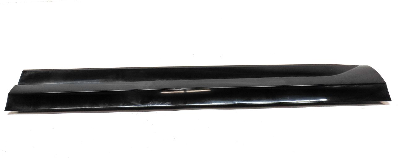 Thumbnail 2: 16-18 AUDI Q3 8U FRONT LEFT DRIVER LOWER DOOR TRIM MOULDING (Black)