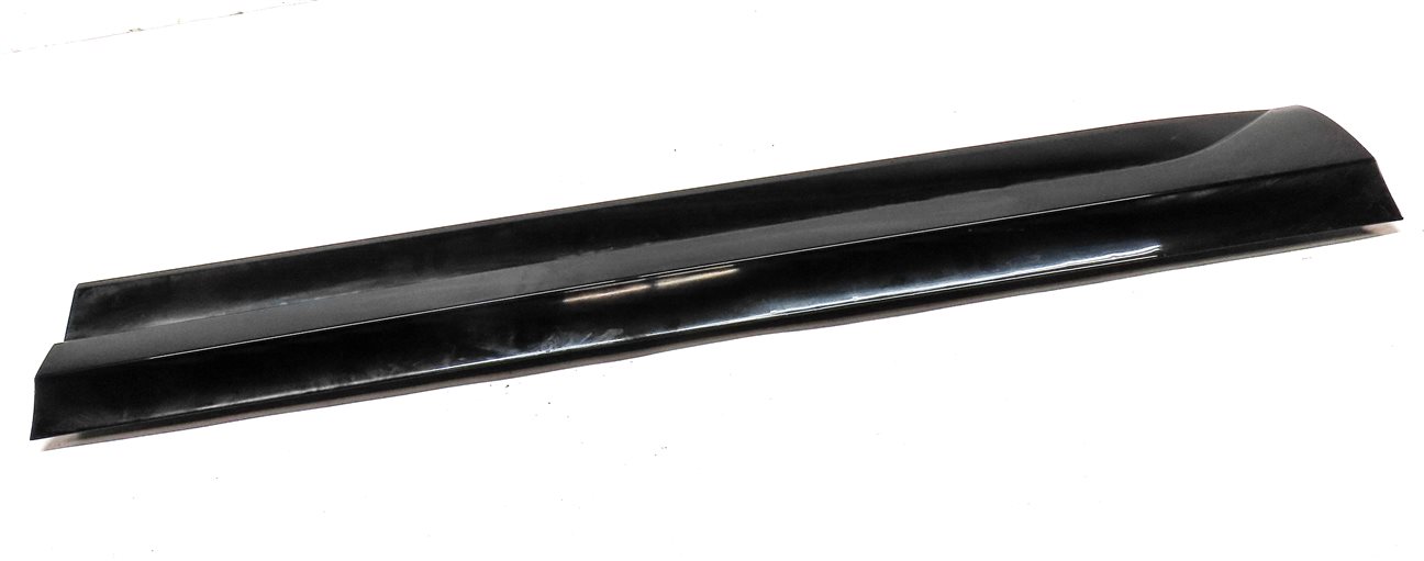 Thumbnail 3: 16-18 AUDI Q3 8U FRONT LEFT DRIVER LOWER DOOR TRIM MOULDING (Black)