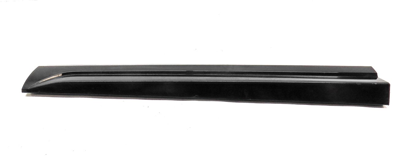 Thumbnail 4: 16-18 AUDI Q3 8U FRONT LEFT DRIVER LOWER DOOR TRIM MOULDING (Black)