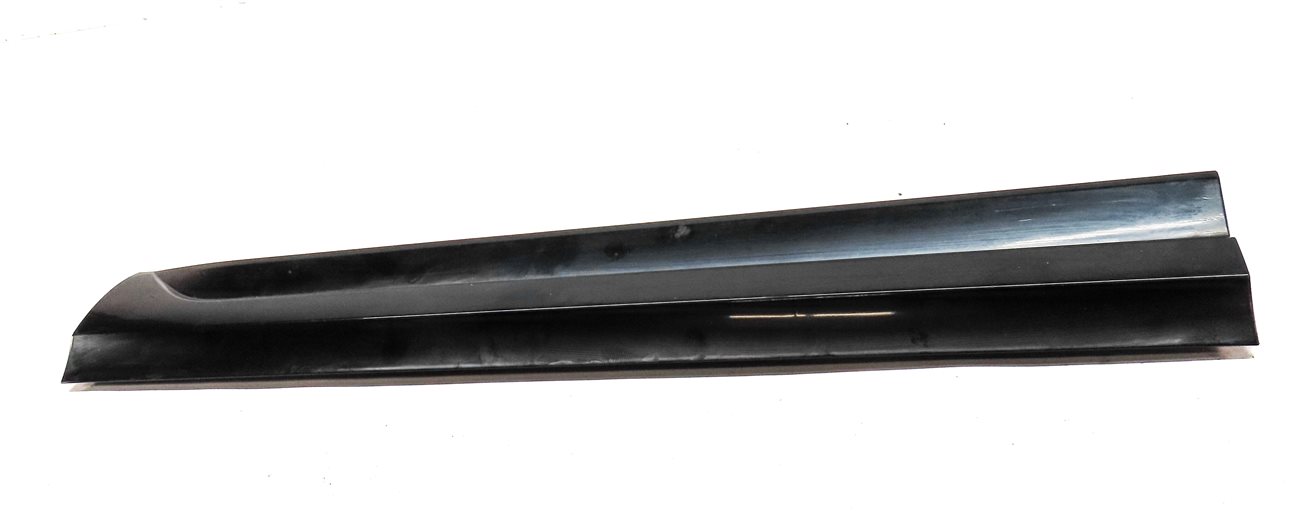 Thumbnail 2: 16-18 AUDI Q3 8U FRONT RIGHT PASSENGER LOWER DOOR TRIM MOULDING (Black)