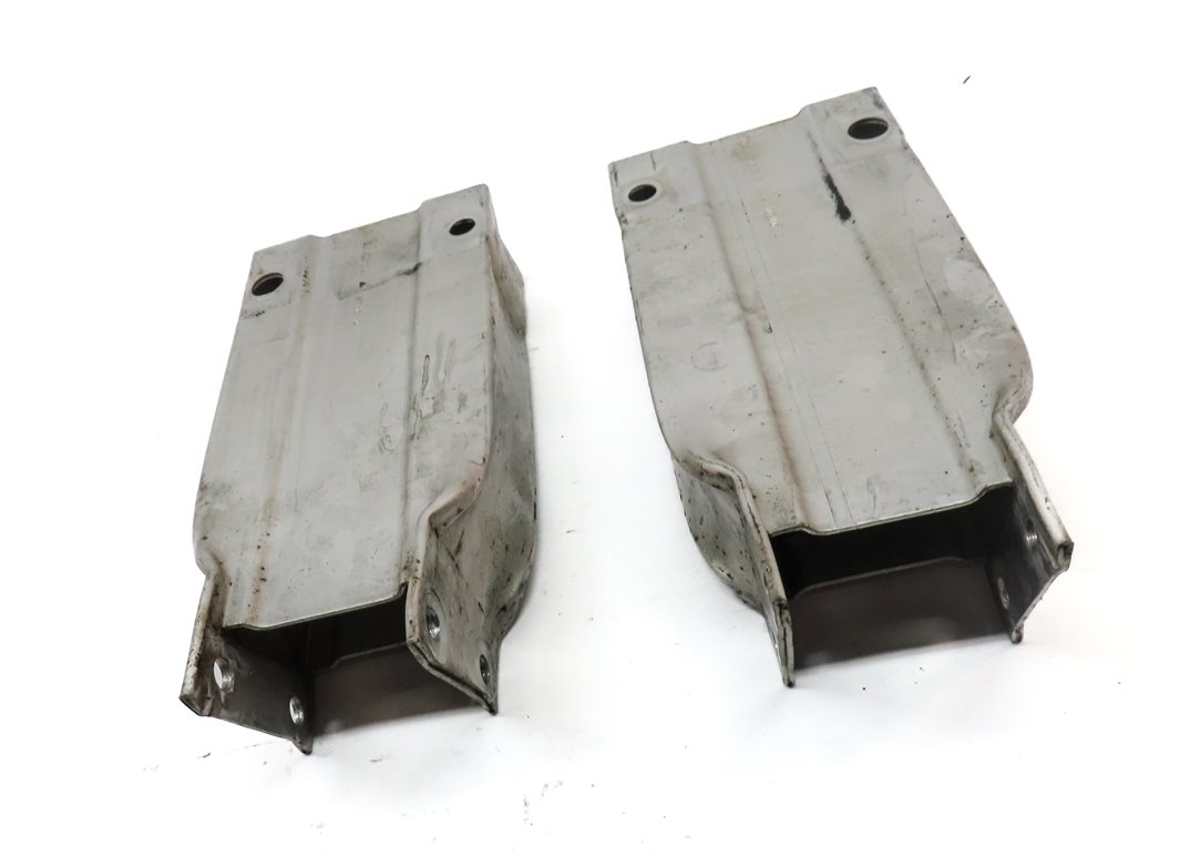 Thumbnail 3: 12-15 MERCEDES C CLASS (W204) FRONT BUMPER LEFT & RIGHT REINFORCEMENT BAR MOUNT
