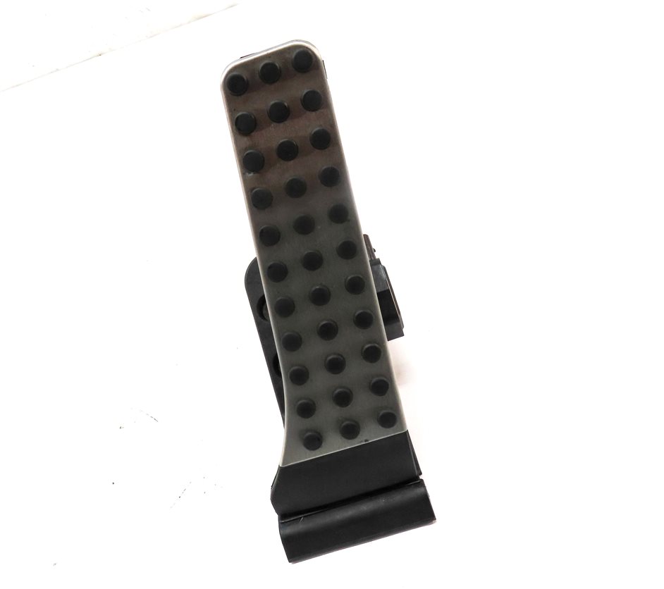 Thumbnail 3: 2013 MERCEDES C250 (W204) FRONT DRIVER GAS ACCELERATOR THROTTLE PEDAL