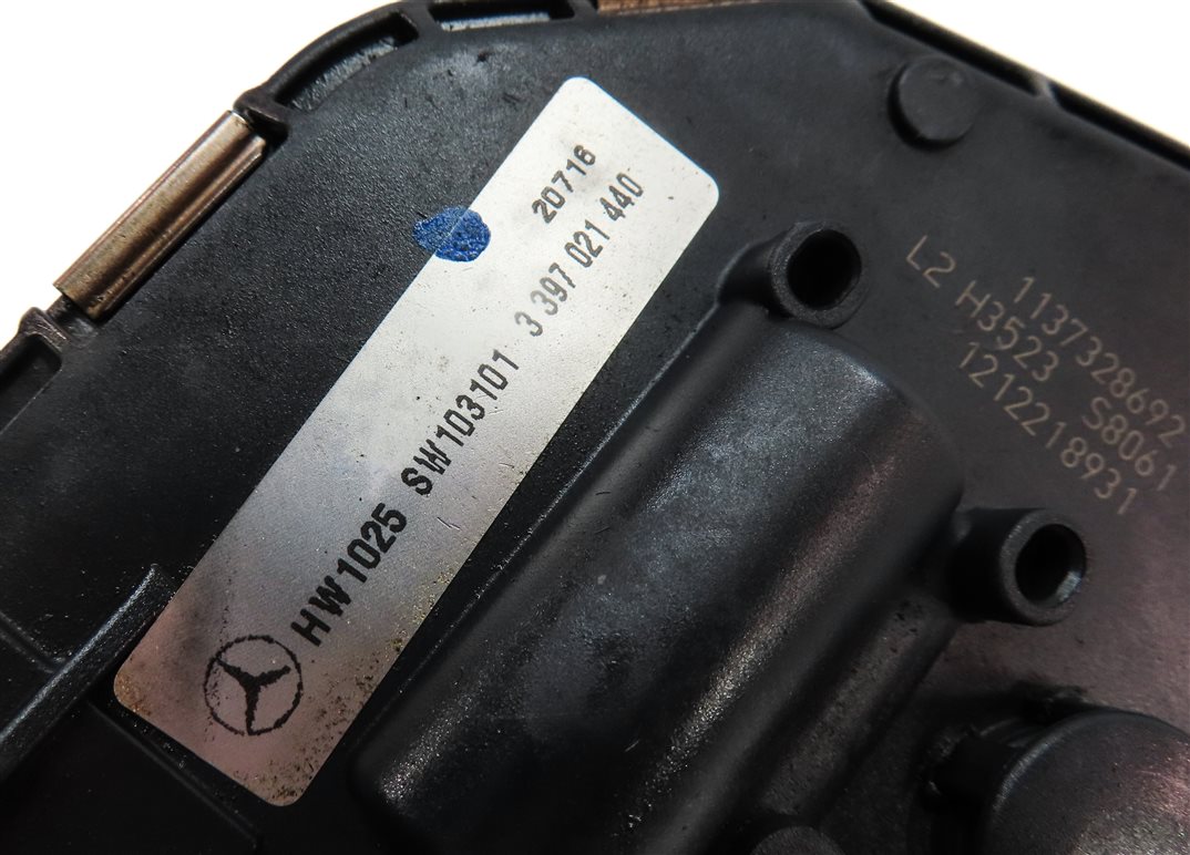 Thumbnail 6: 08-20 MERCEDES C E CLASS (A207 C207 W204 W207 W212) FRONT WINDSHIELD WIPER MOTOR