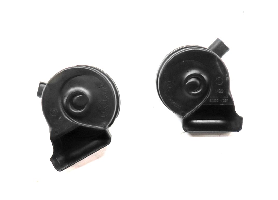 08-18 MERCEDES C E GLK CLS CLASS (C218 W204 W212 X204) HIGH & LOW TONE HORN SET2