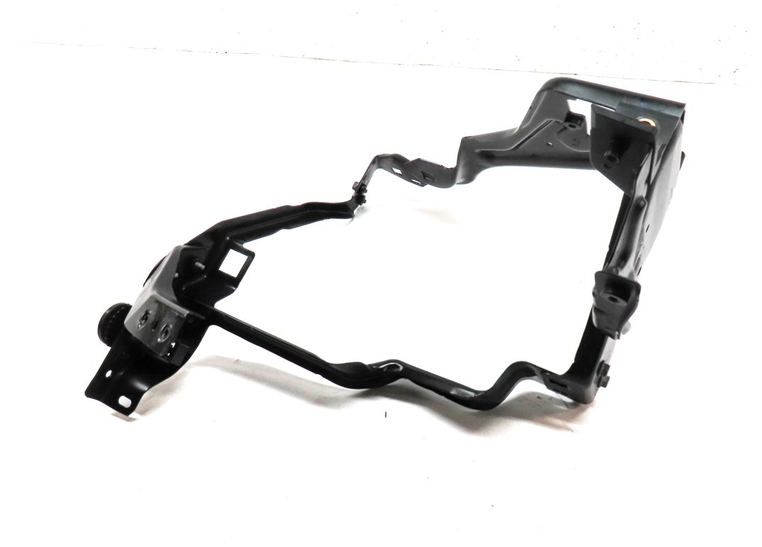 Thumbnail 4: 2013 MERCEDES C250 (W204) FRONT RIGHT PASSENGER HEADLIGHT LAMP MOUNT BRACKET