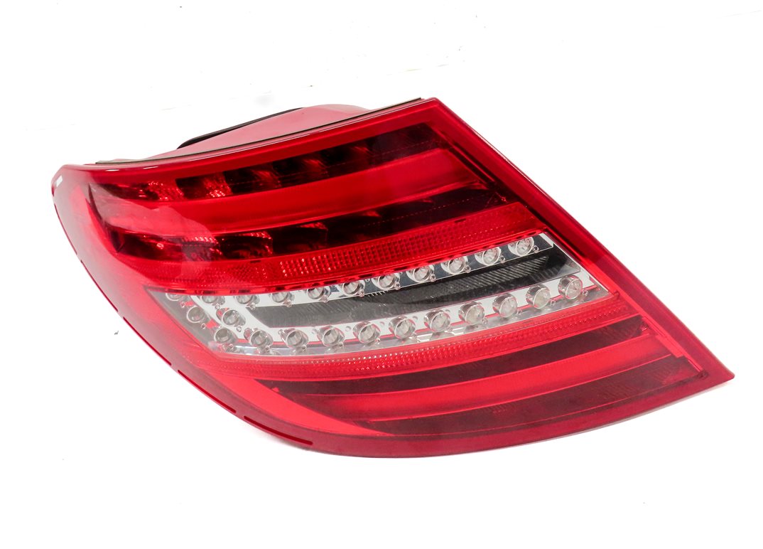 Thumbnail 3: 2012-2015 MERCEDES BENZ C250 C300 C350 (W204) LEFT DRIVER TAILLIGHT BRAKE LIGHT
