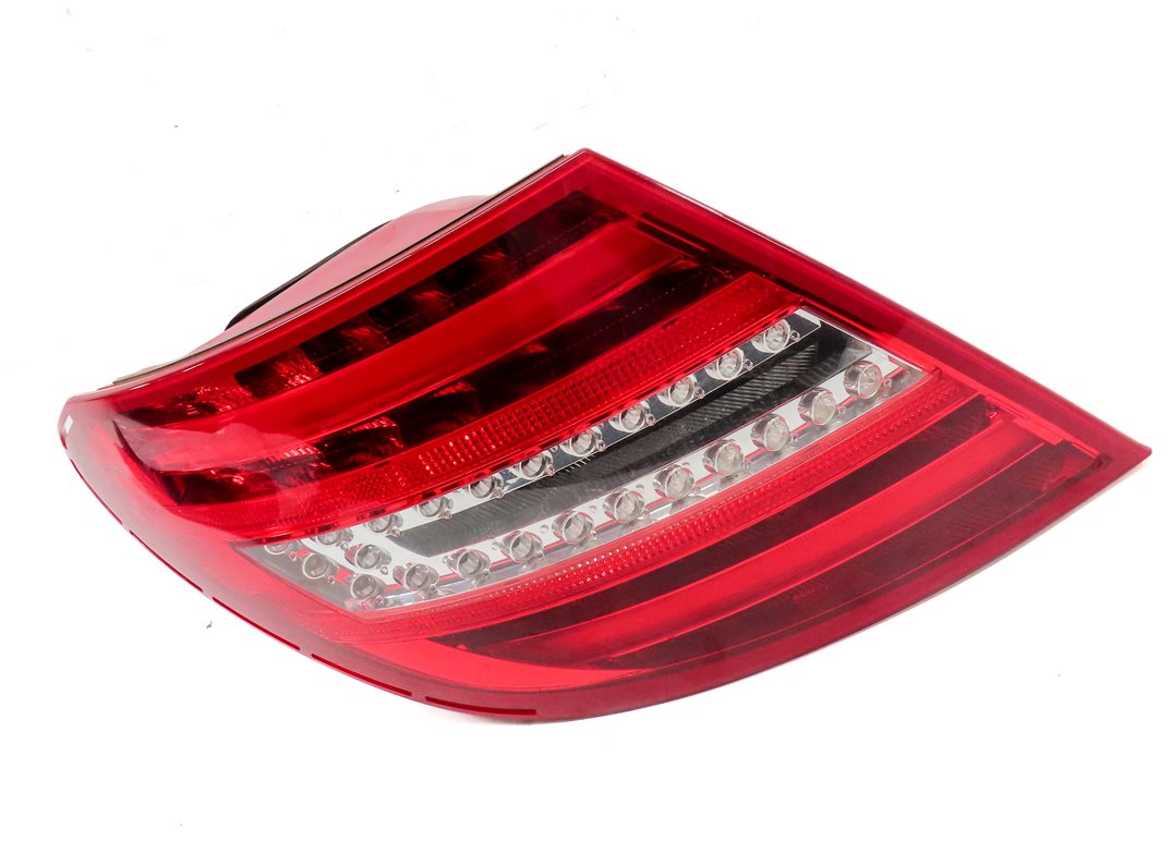 Thumbnail 4: 2012-2015 MERCEDES BENZ C250 C300 C350 (W204) LEFT DRIVER TAILLIGHT BRAKE LIGHT